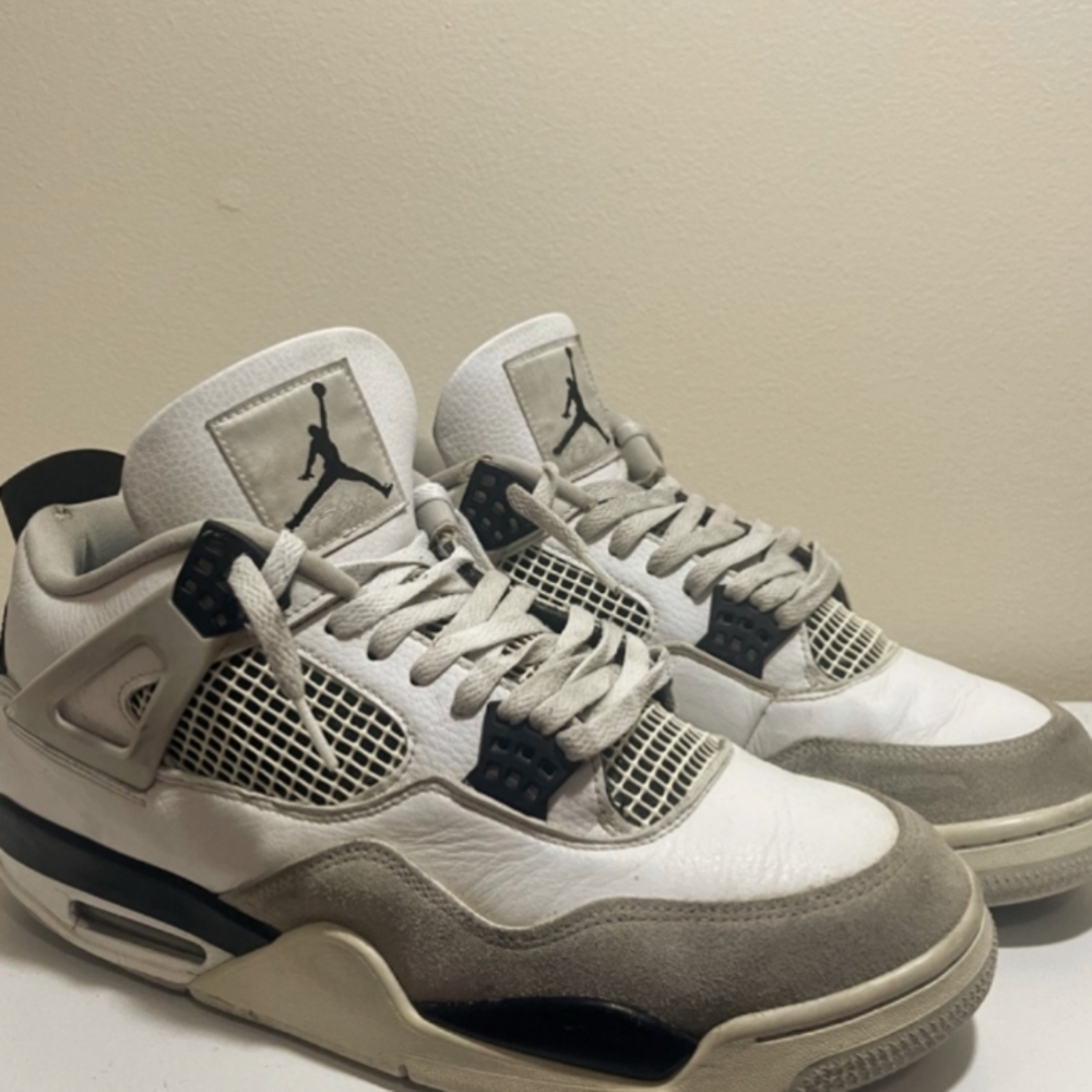 Air Jordan 4 Military Black